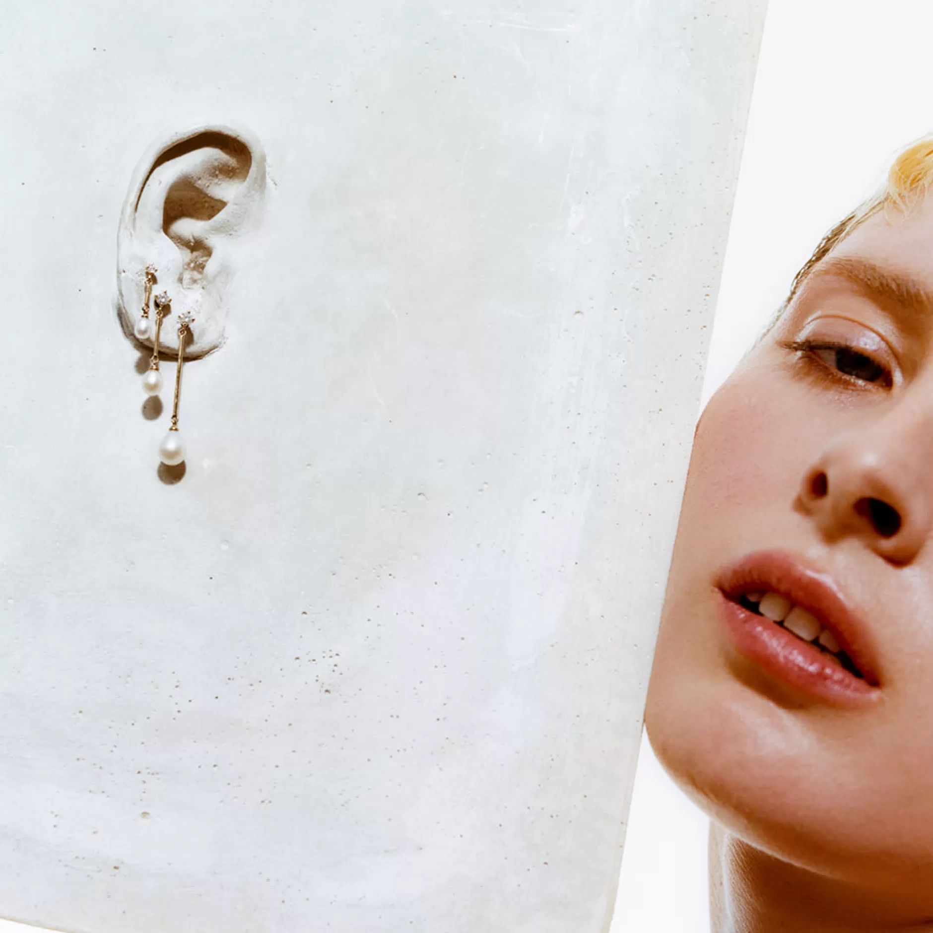 princesse_pearl_earring_8.webp Anissa Kermiche Princesse Pearl Earring Shop