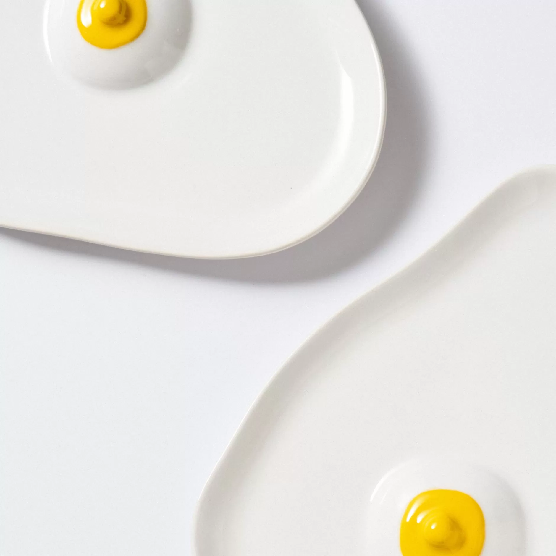 tatas_plates_highshine_white_yellow_4.webp Anissa Kermiche Tatas Plates (High-Shine White, Yellow) New