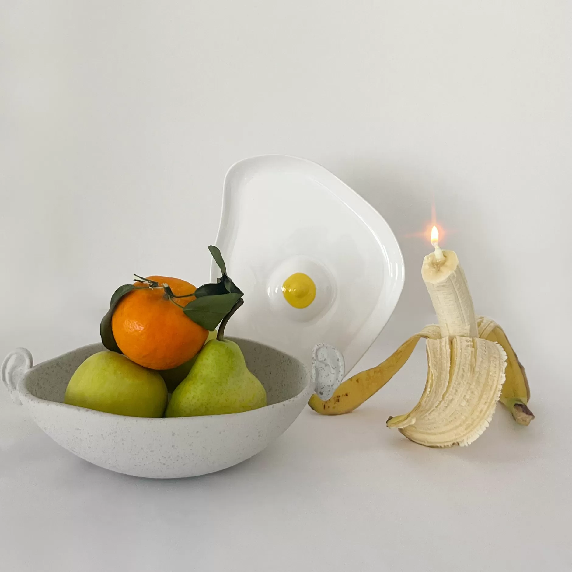 tatas_plates_highshine_white_yellow_5.webp Anissa Kermiche Tatas Plates (High-Shine White, Yellow) New